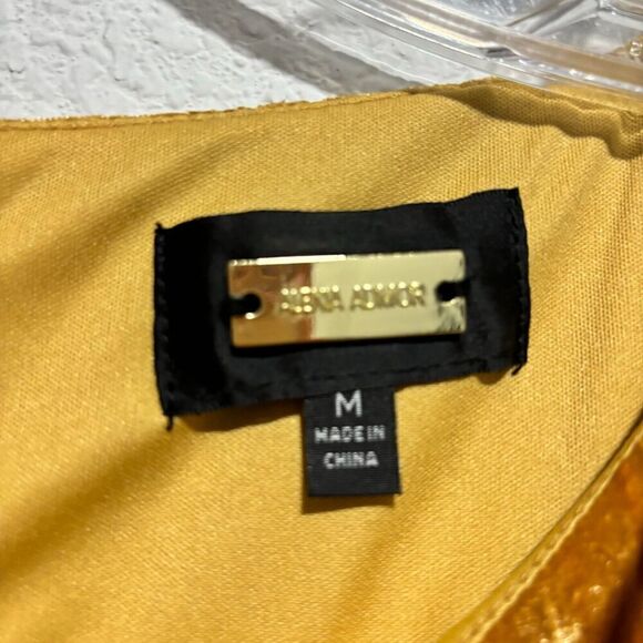 Alexia Admor Women's Boatneck Veronica Pleated Velvet Midi Dress Gold Medium - Picture 7 of 10